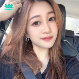 juujiu_ : 酒酒最不缺的就是酒量🥂
缺的是一個陪我喝的人🤭
Babe你⋯很會喝酒嗎?😝