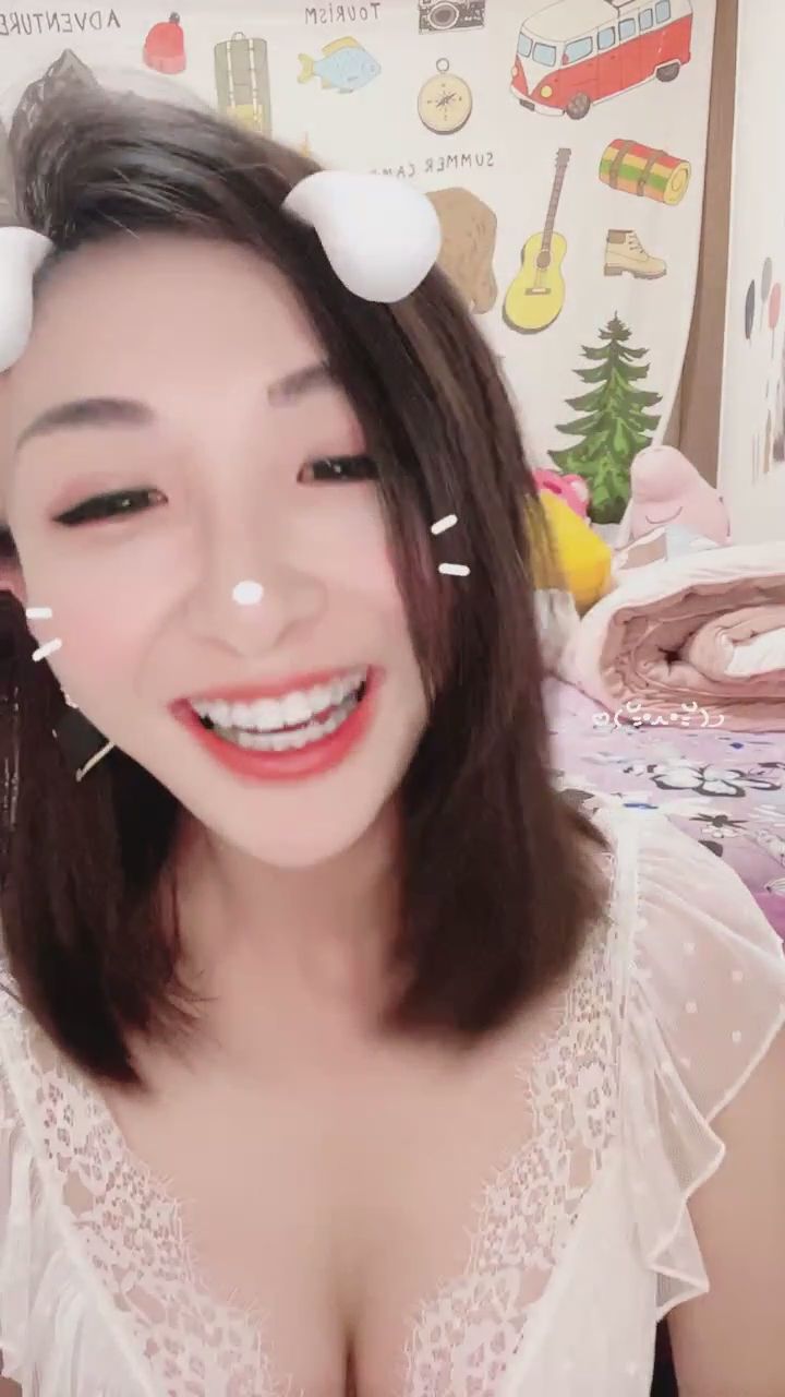  : 聊天聊到失控大笑！這真實的反應太可愛了吧 😂✨ #甜美 #大笑 #日常互動