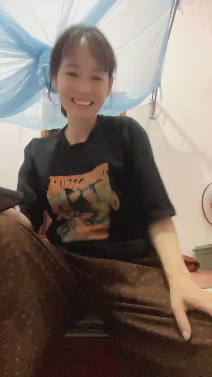  : 被這下眨眼電到了嗎？😉 #俏皮 #近距離 #女友感
