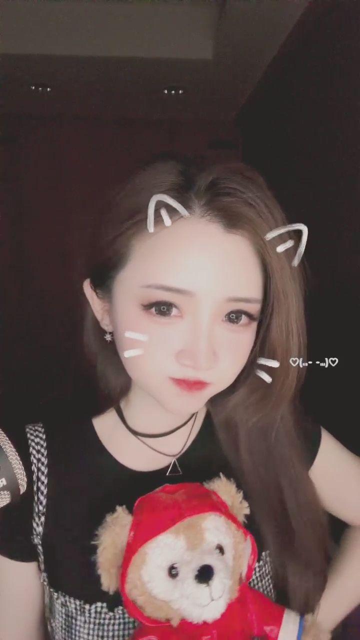  : 捕捉一個超可愛的親親😚💕 #甜美 #心動日常 #親吻