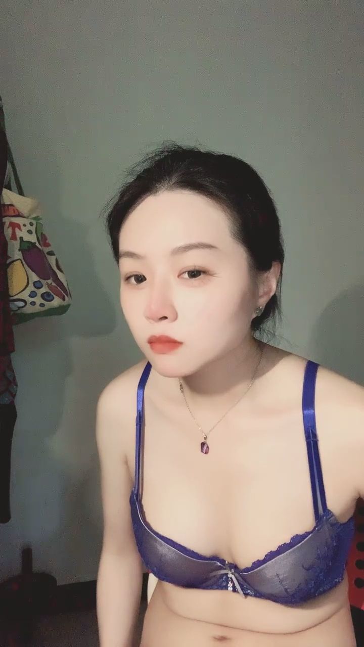  : 靠近一點，感受每一個誘人的細節與眼神。 #性感內衣 #特寫 #誘惑