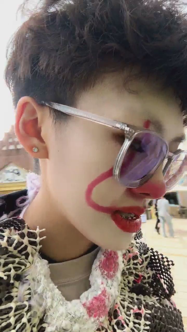 dolly0917 : 靠得這麼近，你心跳加速了嗎？🤡❤️ #第一人稱 #POV #心動瞬間