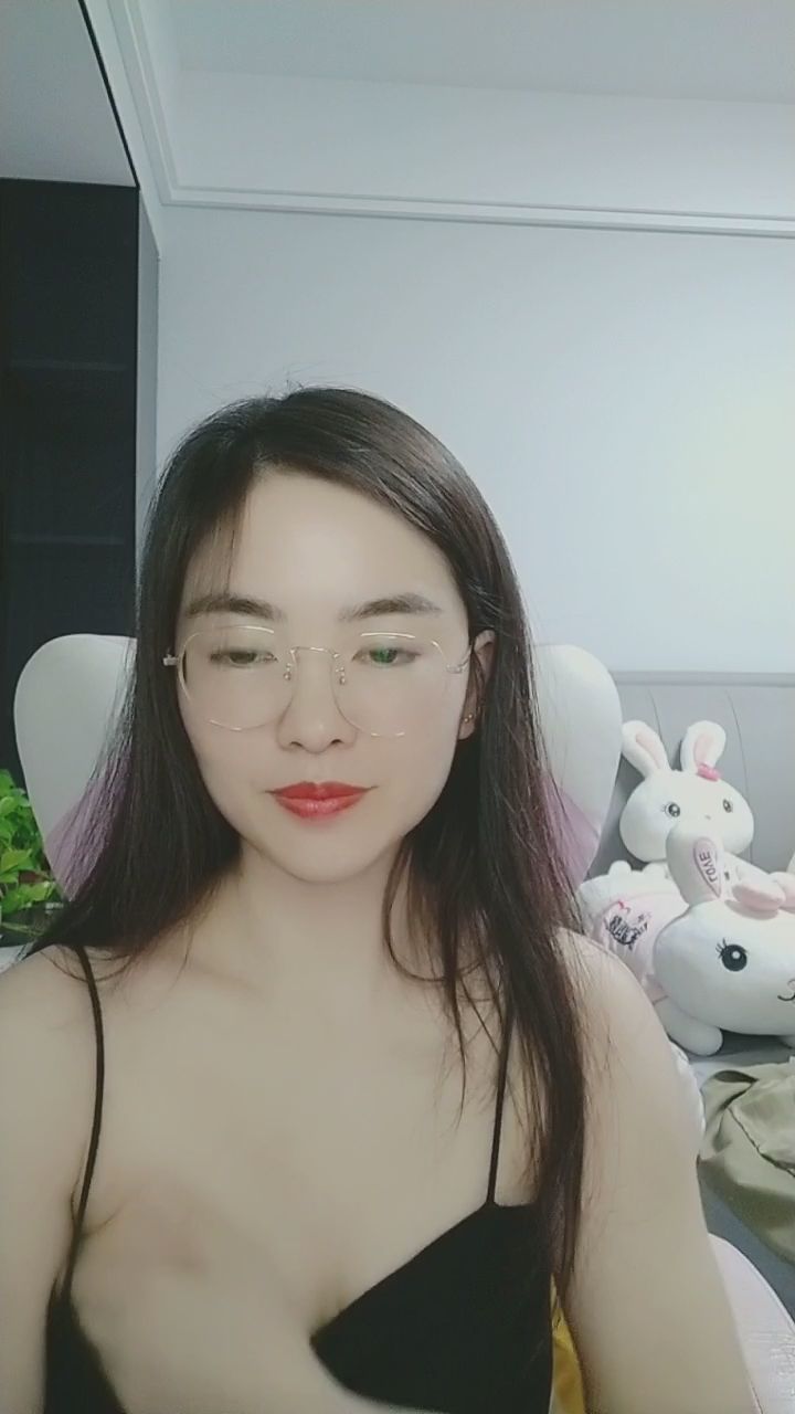  : 眼鏡娘的專屬誘惑～甜美眼神對視讓你心跳加速 ❤️👓 #眼鏡娘 #甜美 #心跳瞬間