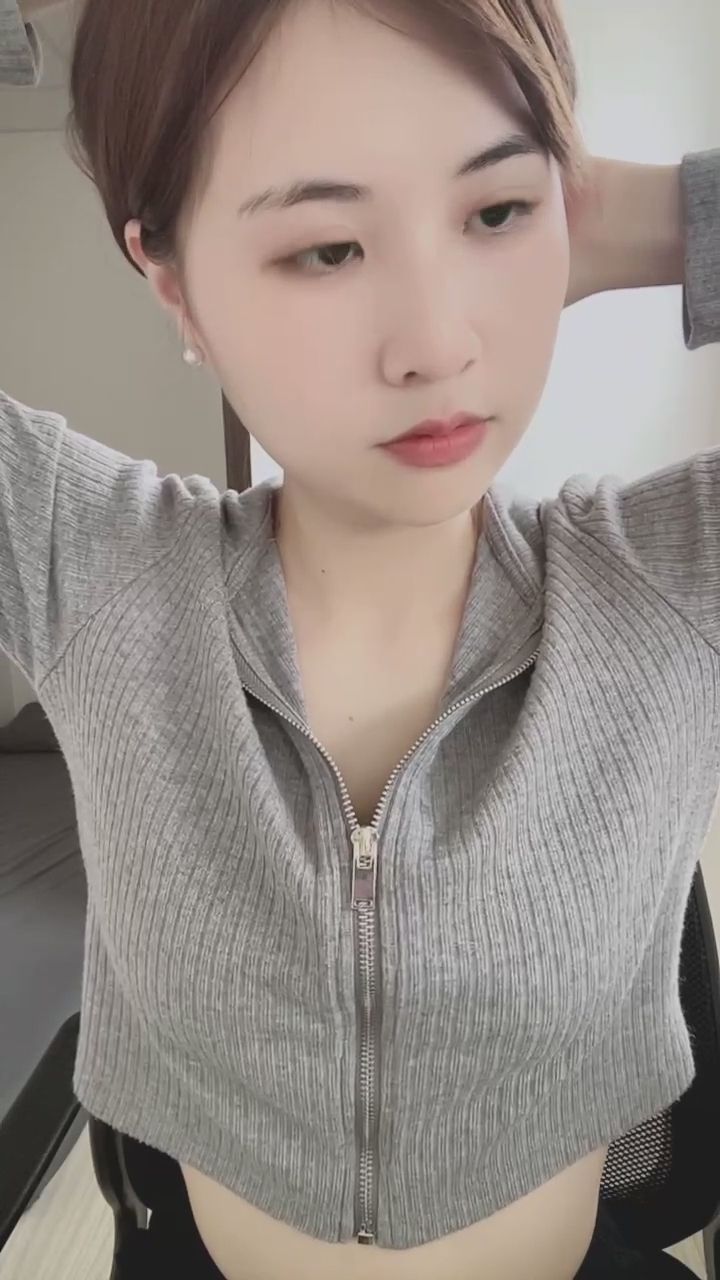  : 性感超殺馬尾，隨手一撥的魅力，這腰身你給幾分？✨ #小蠻腰 #好身材 #自信