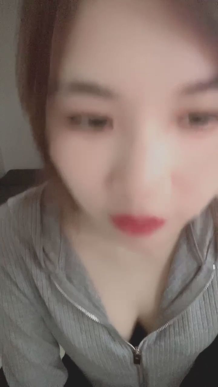  : 捕捉到可愛的我，還有這點不經意的小動作～✨ #可愛 #女友日常 #心動