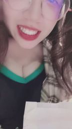 chenxi__ : Babe在麥當勞這麼刺激的嗎?
偷偷給你看一下我的內搭👗
想不想再靠近一點?
#專屬福利 #甜美日常 #穿搭分享