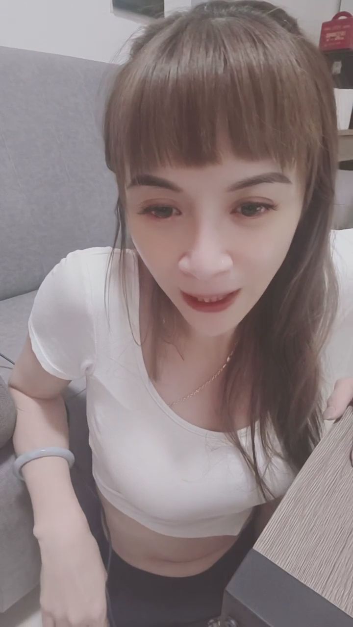  : 突然靠近的距離，你有沒有心跳加速？💓 #近距離 #心動瞬間 #親密互動