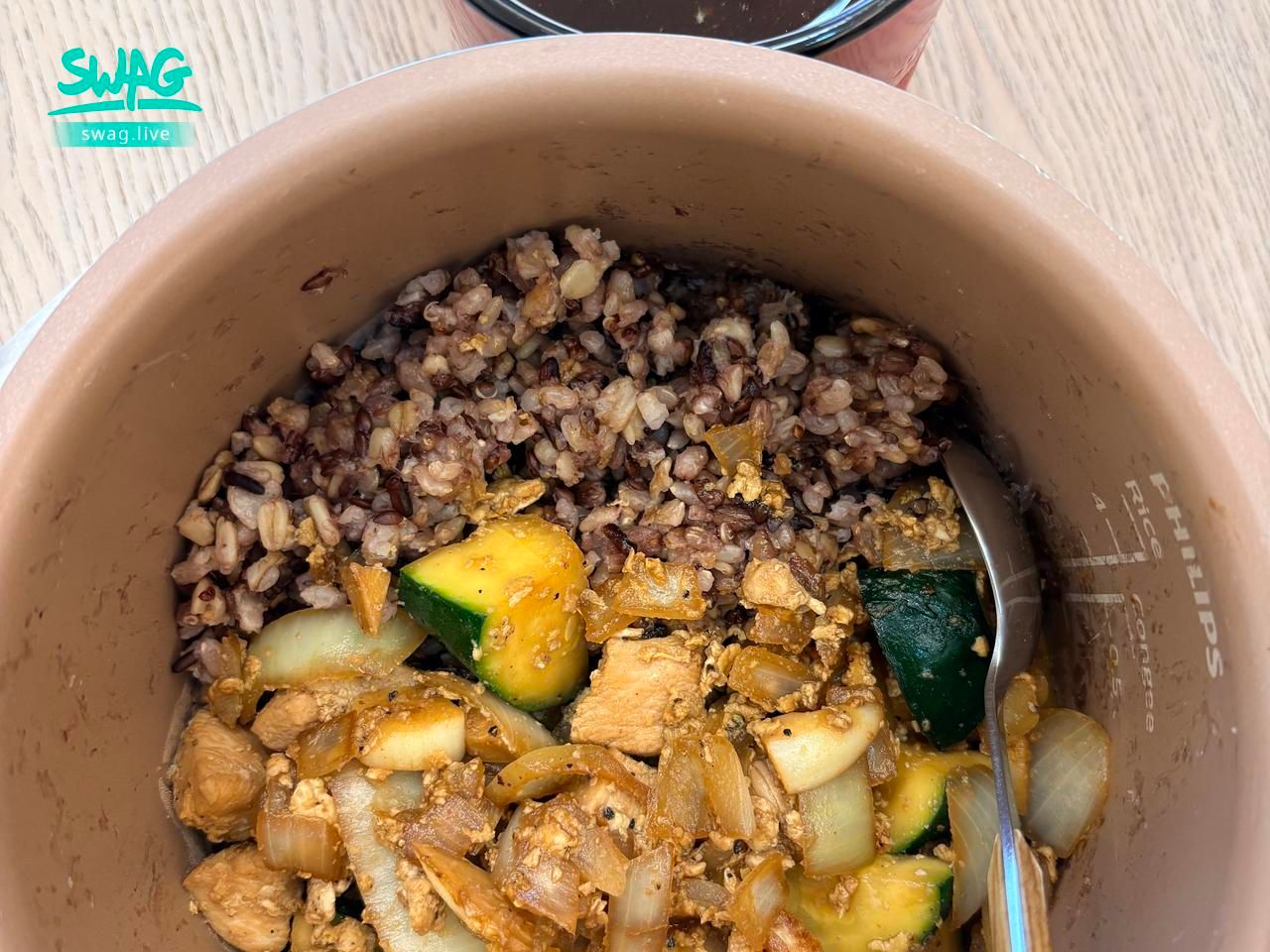 bershuka : 多穀米配雞胸肉炒節瓜洋蔥🧅好下飯✨
#日常
