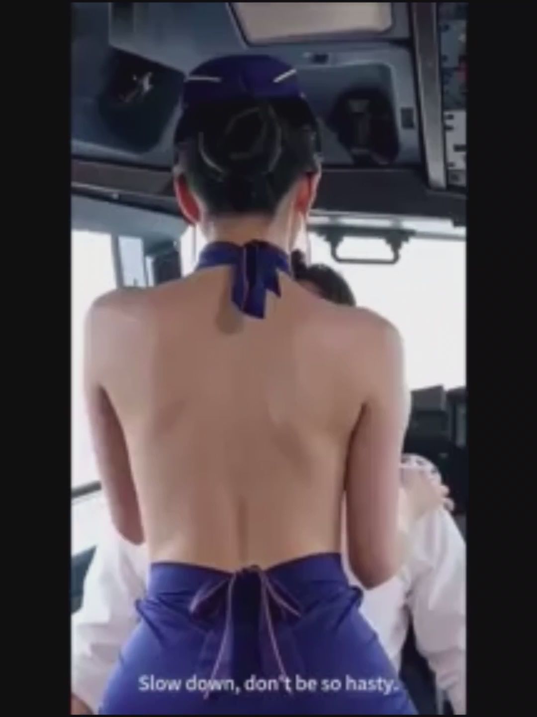  : 空姐與空少的秘密約會（AI生成）