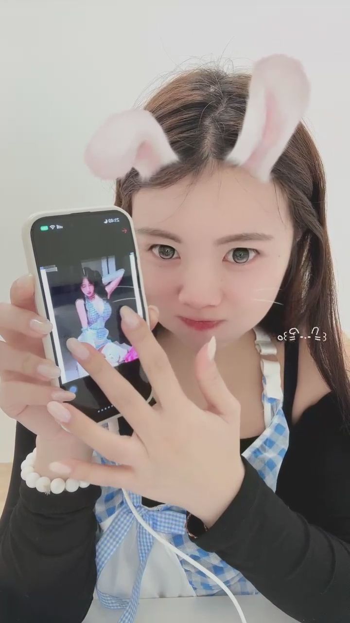  : 介紹今天的表演服😝 #女僕裝