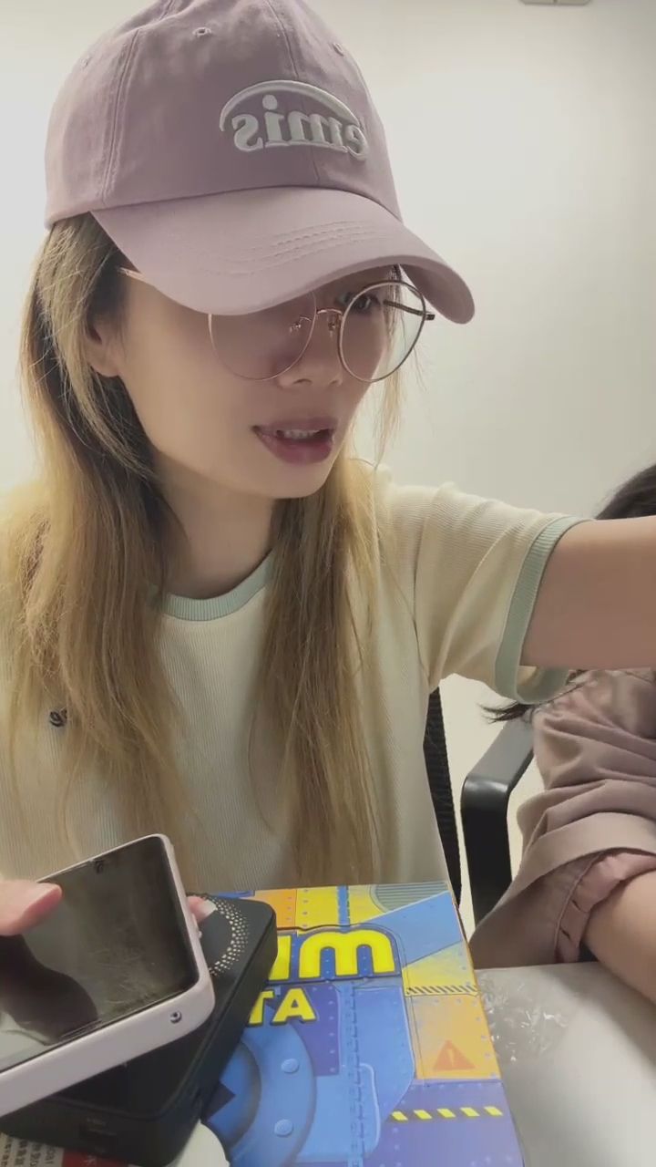  : 看到她這真實又燦爛的笑容，你是不是也跟著心動了？🥰 #真實不做作 #甜美笑容 #心動女孩