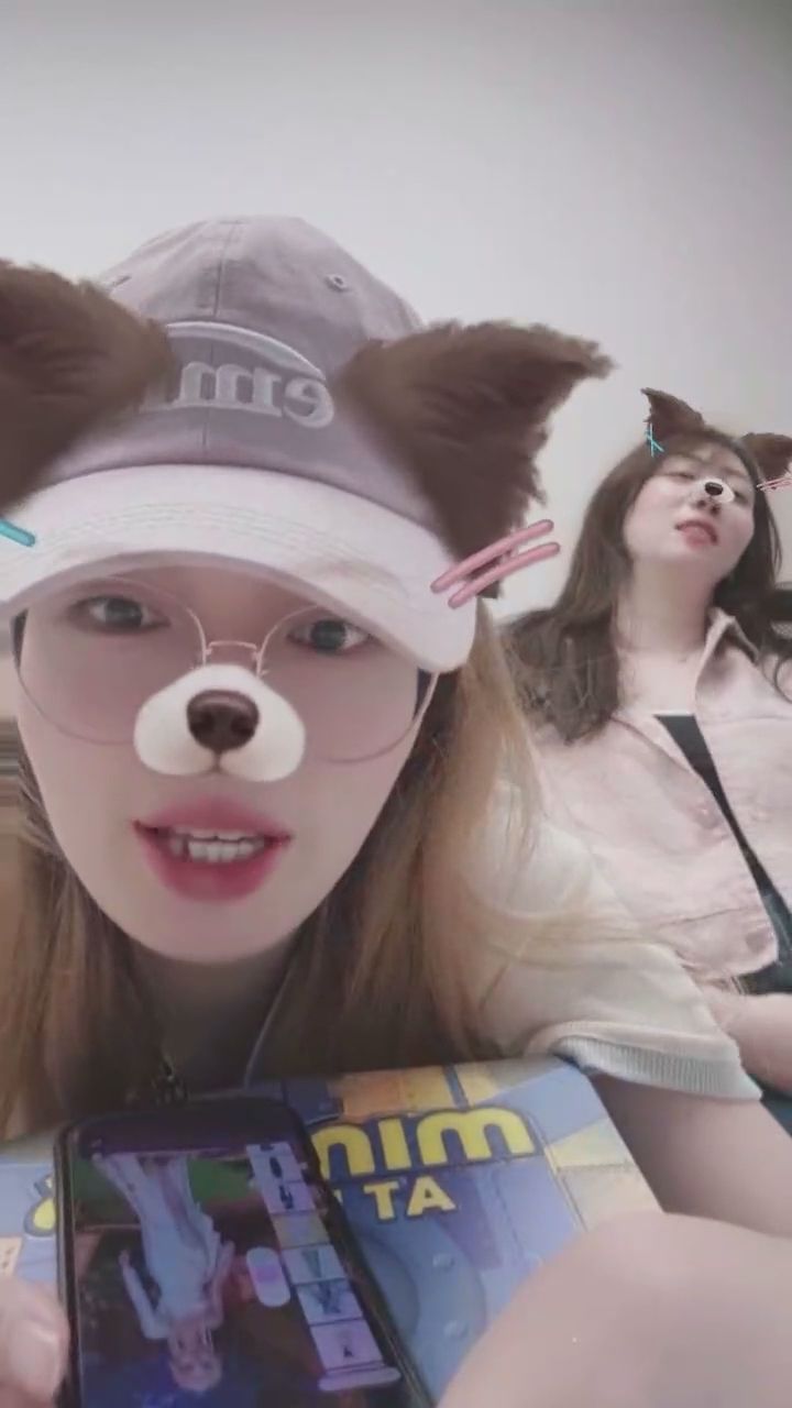 peipei20 : 跟閨蜜在一起就是這麼瘋！準備好接收我們的快樂能量了嗎？😆👭 #閨蜜日常 #歡樂時光 #高甜