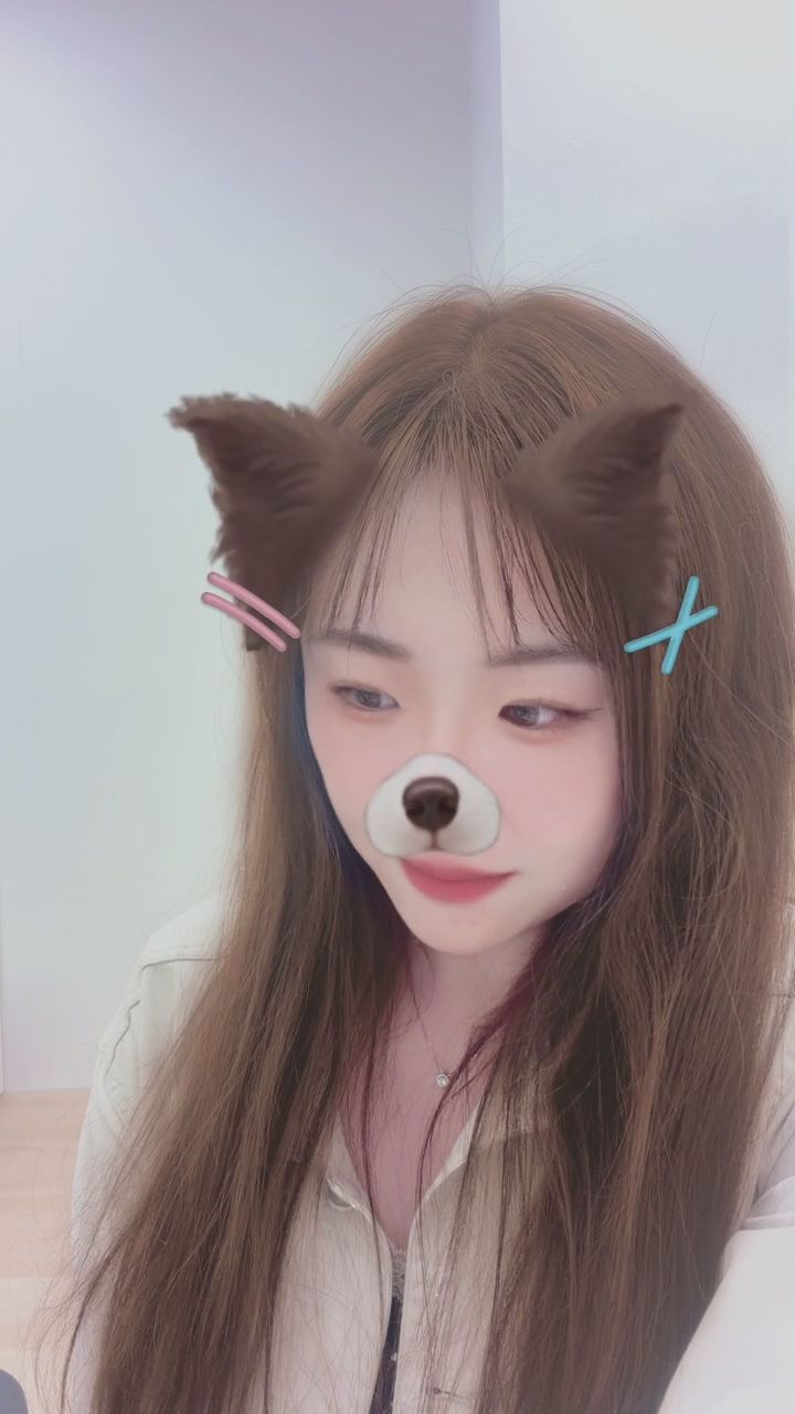  : 離我這麼近，你在想什麼呢？😏 #女友感 #近距離特寫 #誘惑眼神 #GFE