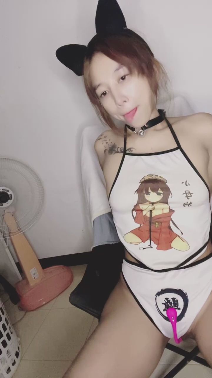  : 受不了這種震動頻率...看著她逐漸失控的表情，你還能忍得住嗎？⚡️💦 #失控 #高潮 #玩具