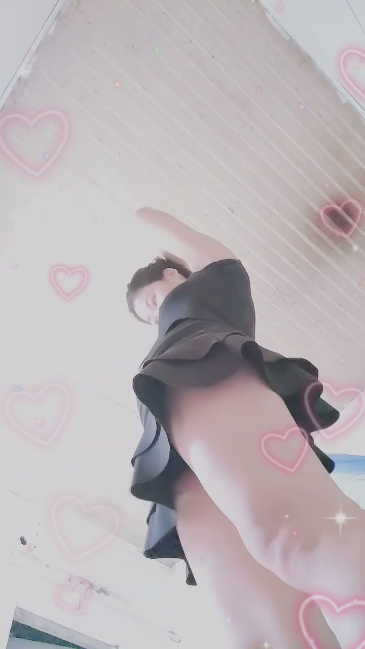  : 靠這麼近，是在看哪裡？❤️ #近距離 #撩人眼神 #視角福利