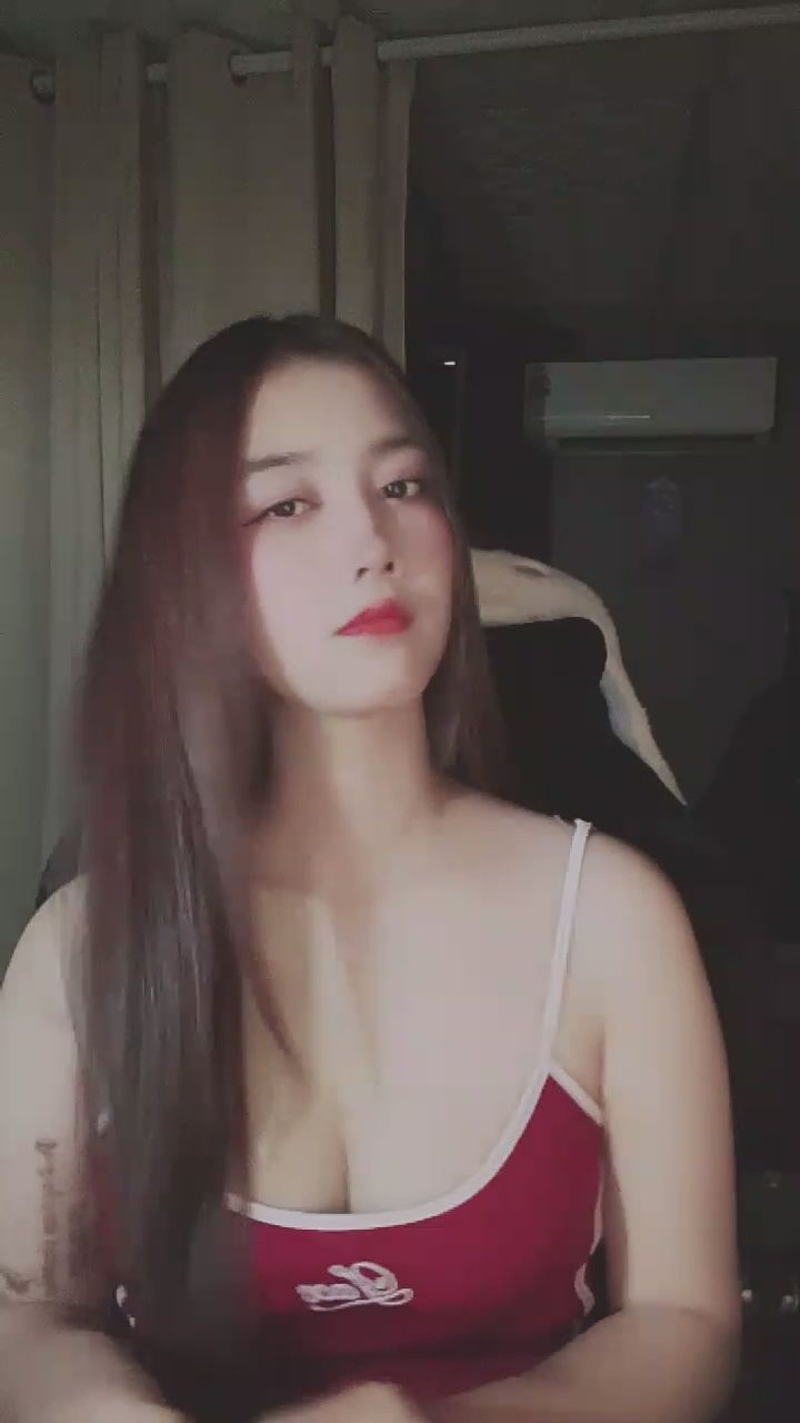  : 喝水也要一直看著你～今天記得多喝水喔！💧✨ #直播日常 #女友感 #甜美