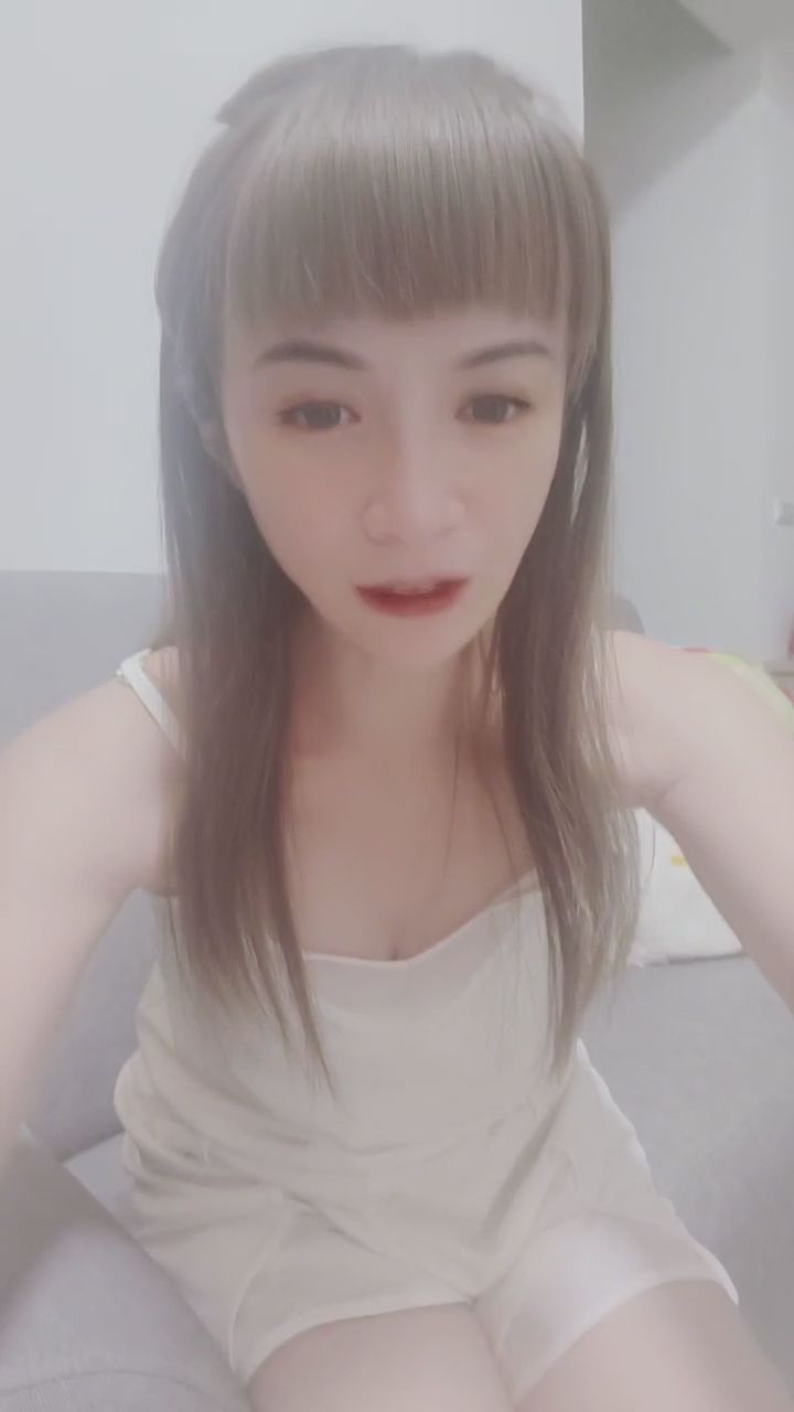  : 被這燦爛的笑容瞬間治癒了～🤍 在家等你喔！ #居家日常 #甜美 #女友感 #直播日常