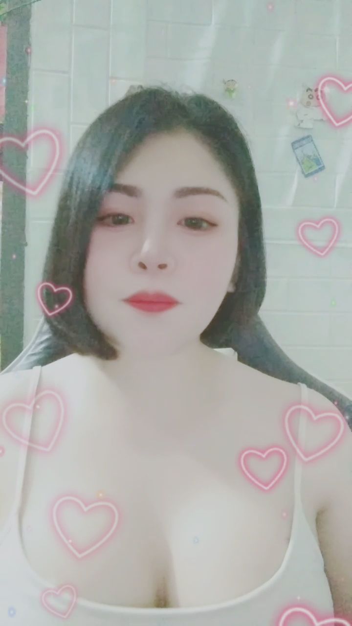  : 從甜美笑容到迷人眼神，哪一個我你更喜歡？💖 #甜美 #微性感 #心動