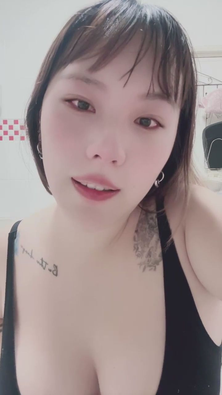 ee971014 : 看到最後有驚喜喔...❤ #深夜福利 #心動瞬間 #性感誘惑