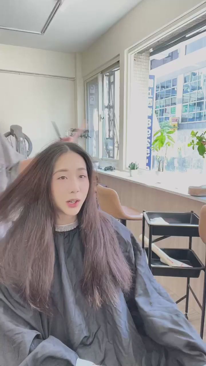  : 與設計師更新骨折過程🥲 #長髮控 #絲滑 #美髮 #長髮