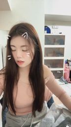 eebaby : 直播畫面中 屁屁看起來也太大了吧🫨🫨? #居家日常 #開箱 #性感視角