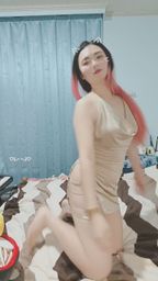 pinkypinkyy : 這件側邊鏤空鏈條裙也太犯規了吧!轉身的瞬間真的讓人扛不住😍 #性感穿搭 #鏤空美裙 #心動時刻 #辣妹穿搭