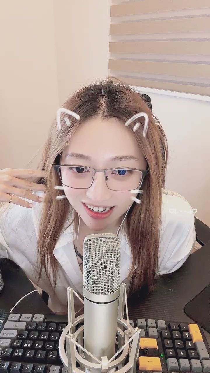juujiu_ : 堅持到最後，有你想看的私密驚喜 😈 #深夜福利 #私語 #誘惑