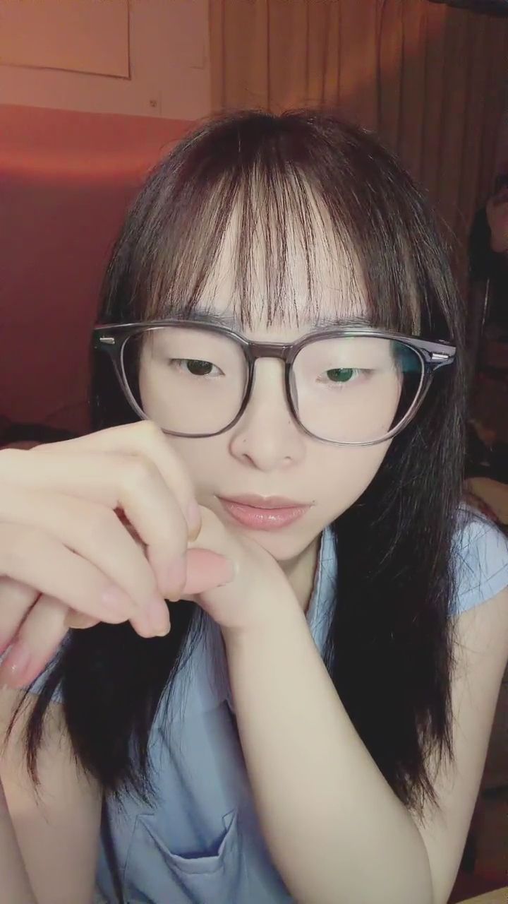 sexylinli : 這樣深情的凝視，你能撐過幾秒？🤫 #心動瞬間 #深情凝視 #曖昧
