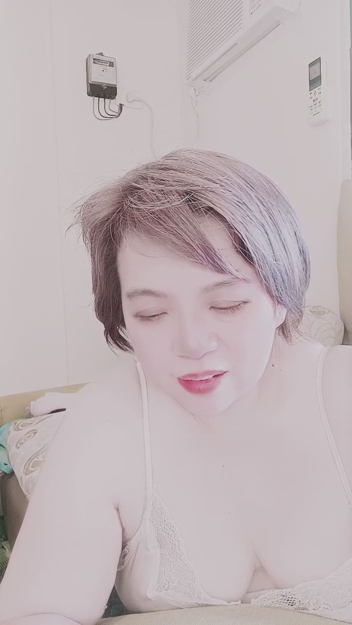  : 捕獲一個超甜的眨眼！今晚要來陪我聊天嗎？❤️ #甜美 #日常 #女友感 #直播