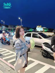 olivia__ : 🌊 今晚的海風有點甜♡
這麼浪漫的夜晚✨🫧 🐚
誰要帶果果來場港邊小約會呀?🤭💕