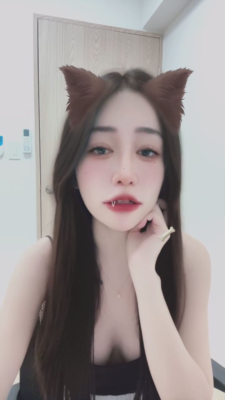  : 從溫柔凝視到開懷大笑，這個笑容的感染力你給幾分？🐺💫 #甜美笑容 #心動瞬間 #高甜