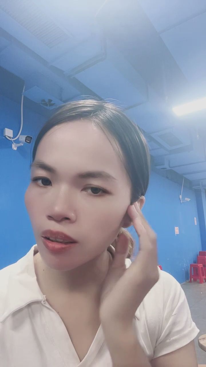  : 靠近一點點... 感受這份溫柔的注視 👀✨ #女友感 #心動瞬間 #互動 #直播日常