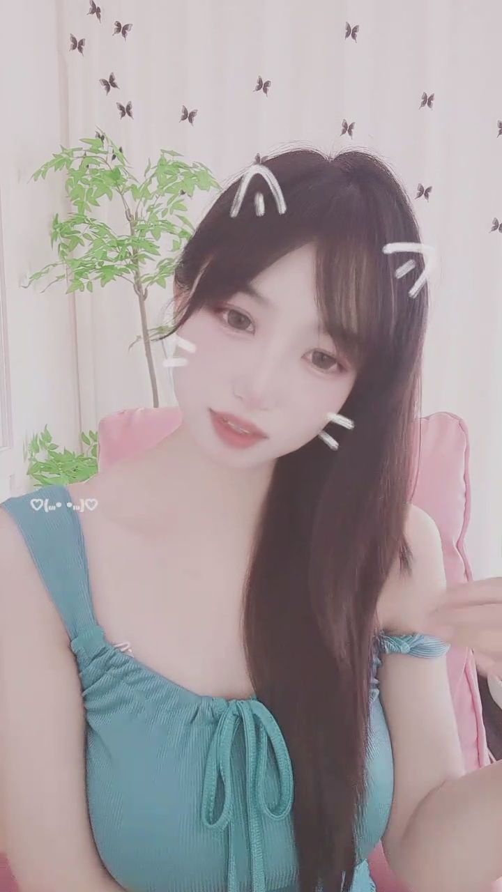 bc2233 : 收下這顆專屬愛心!今天也是被甜美笑容治癒的一天 ❤️🥰 #甜妹 #治癒系 #愛心發射