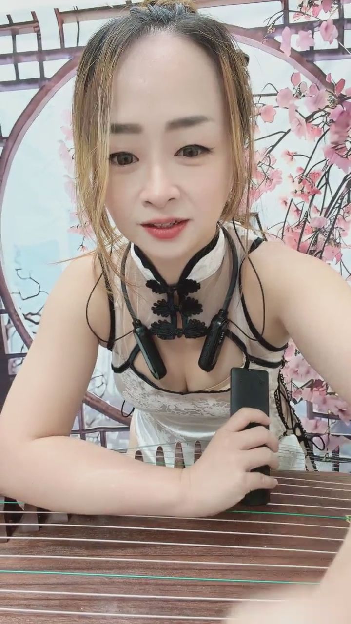  : 這首歌是彈給你的，聽到了嗎？✨ #古箏 #氣質 #親密互動