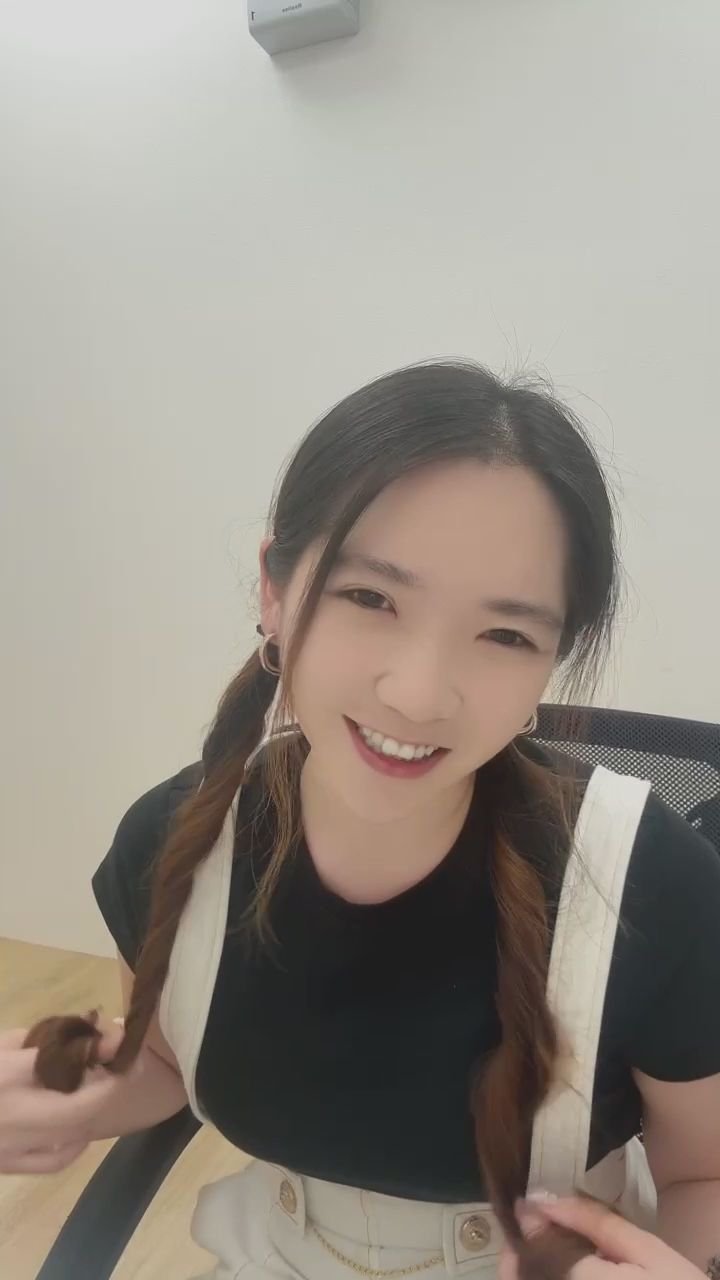  : 雙馬尾的魅力，誰能抵擋得住？來跟我一起玩吧！😉 #雙馬尾 #可愛日常 #心動瞬間 #主播互動