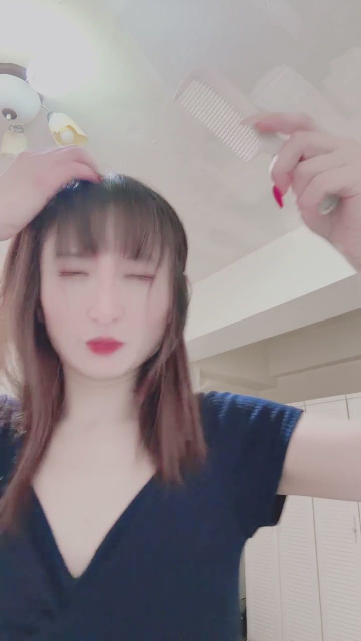  : 近距離的專屬視角！這下眨眼有電到你嗎？😉✨ #深V #女友感 #日常撩人 #甜美性感