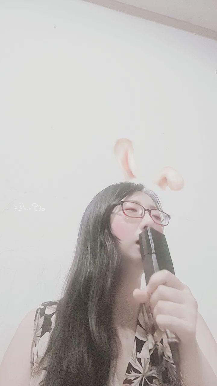 jolinbebe : 氣氛拉滿！深夜裡的溫柔歌聲與專屬凝視，陪伴你的每一個夜晚 🐰✨ #深夜陪伴 #治癒歌聲 #心動瞬間 #直播精華 banana