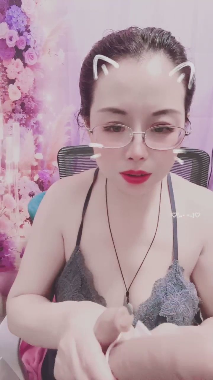  : 仔細清潔每一個小細節，這份細膩的過程你感受到了嗎？💦🧸 #道具互動 #私密日常 #誘惑