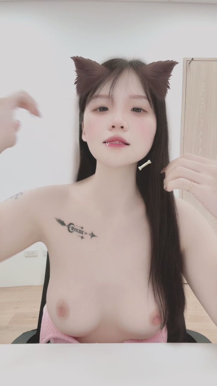 zhilan1217 : 可愛與性感的極致反差，最後的動作讓你捨不得眨眼！🔥 #貓耳少女 #反差誘惑 #性感曲線