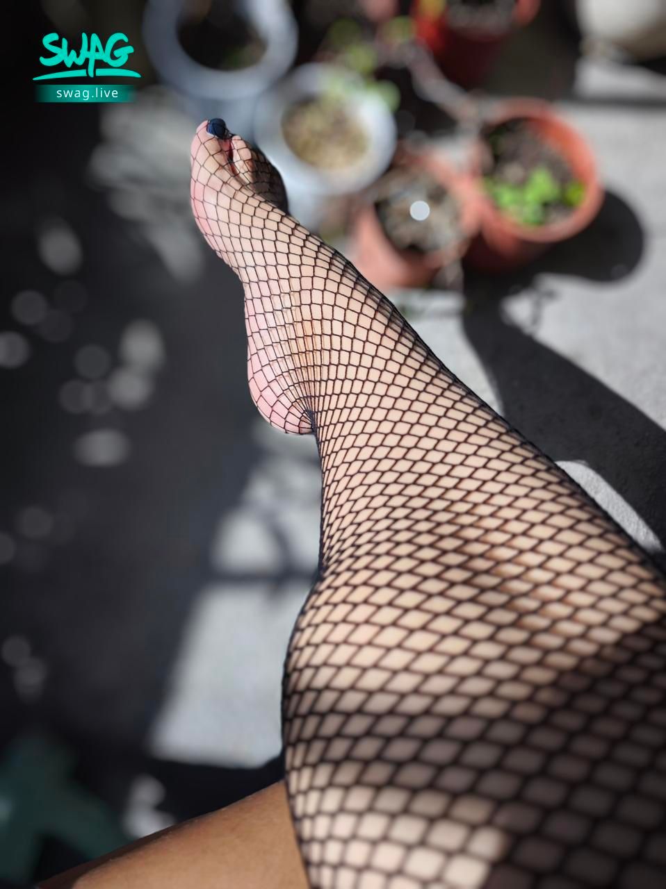  : 有時候路人的一句話，把我的偽裝輕易地看穿，感謝這樣的問候，很溫暖❤️
#絲襪 #路娜