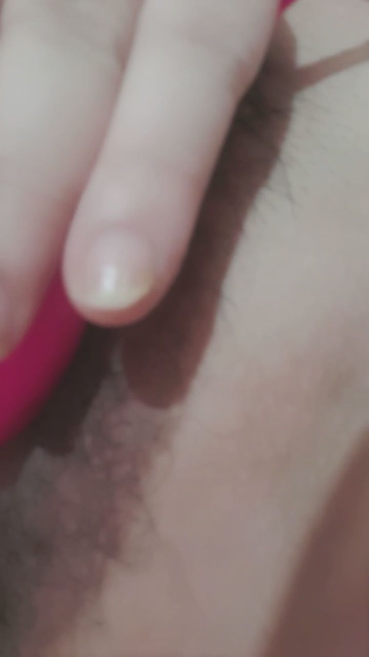  : 沉浸在極致的愉悅中，每一個表情都充滿誘惑！👅💦 #私密時刻 #極致享受 #性感展示 #大尺度