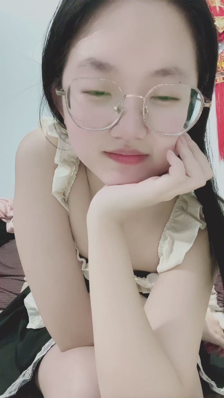  : 主人，今天的專屬女僕服務還滿意嗎？💕 #女僕 #眼鏡娘 #心動 #第一視角