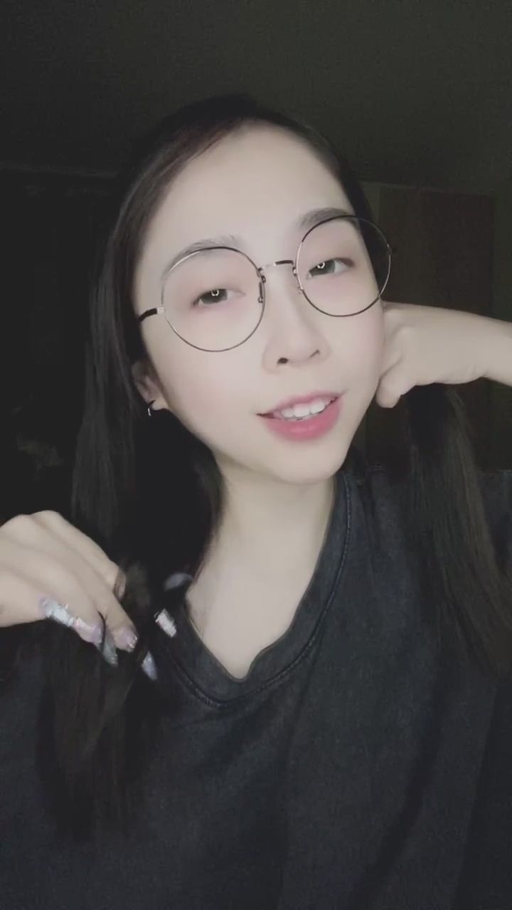  : 綁起雙馬尾，今天想陪你久一點～最後有驚喜喔！😳 #雙馬尾 #身材 #穿搭 #福利