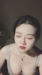 kimisepony : 再靠近一點點⋯⋯從這個距離看著我的眼睛,你讀懂了嗎?🥺✨ #蕾絲內衣 #近距離對視 #撒嬌日常 #性感