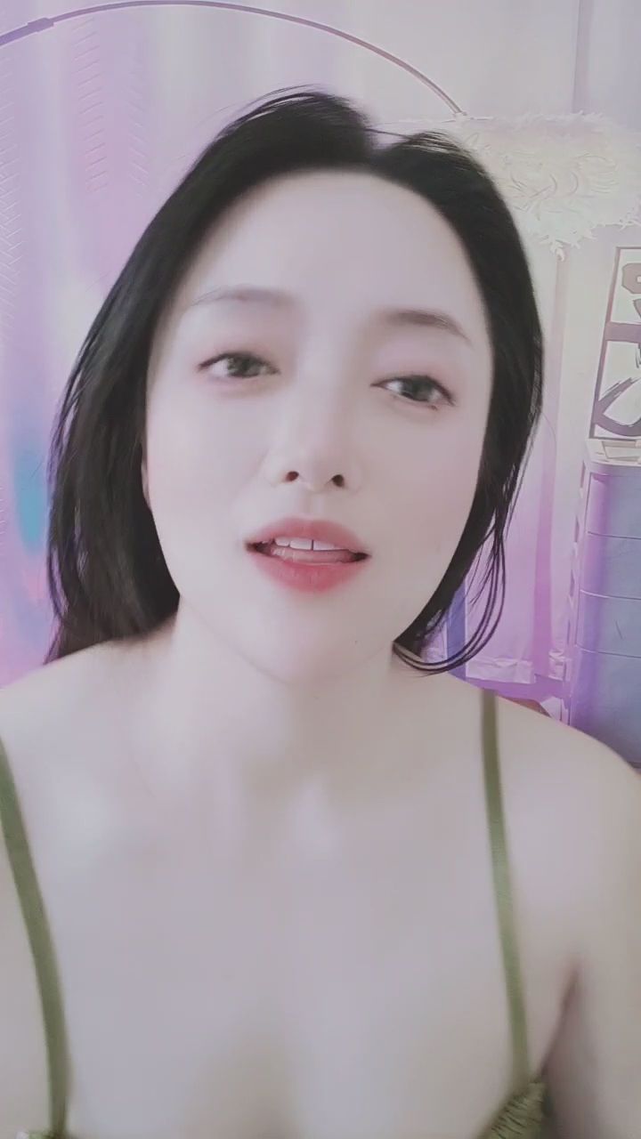 ess4011 : 收到我的專屬飛吻了嗎？😘 #飛吻 #心動 #甜美