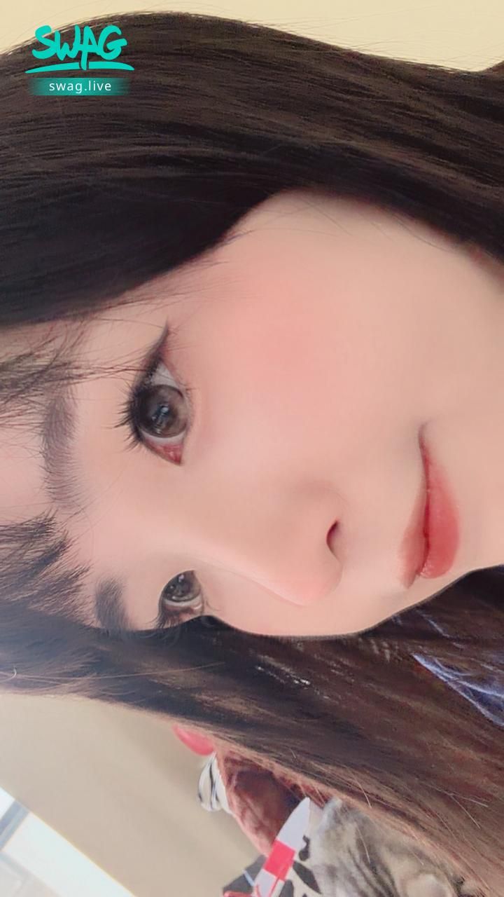  : 我今天的美瞳真的很好看欸~你們覺得呢❤️Babe #日常 #露臉 #可愛 #生活 #性感