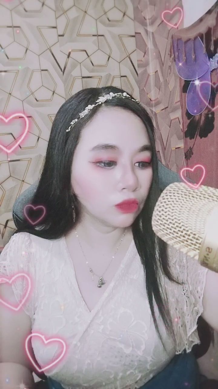 : 靠近一點...聽聽我的心跳聲。🎧💕 #溫柔 #親密互動 #心動 #直播精華