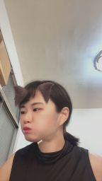 meow_tw : 捕捉到一隻調皮的小貓咪!突然靠近的靈動眼神,是不是讓你心跳漏了一拍?🐾✨ #調皮 #近距離互動 #女友感