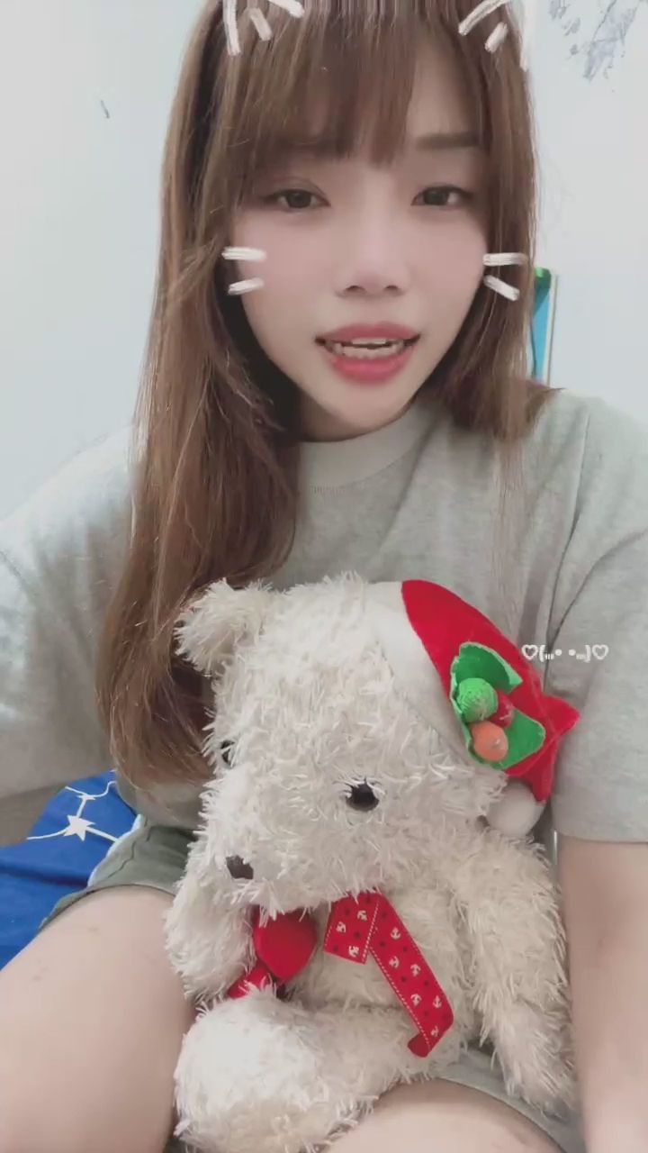 fentabunnyy : 被我的眼神電到了嗎?今天想當你的專屬小貓🐱💖 #女友感 #甜美誘惑 #心動日常