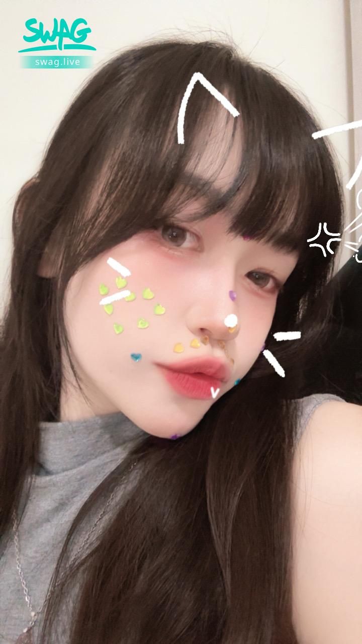 wonwon1130 : 貼紙也可以被你們玩出新花樣🤣🤣🤣 #貼紙 #愛心 #甜妹 #搞笑
